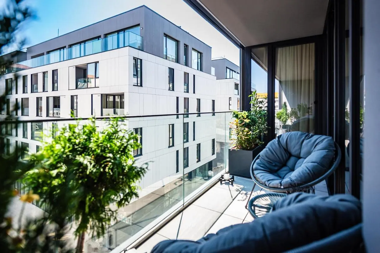 Urbanstay Suites - Herastrau Luxury Suite Бухарест Апартаменты
