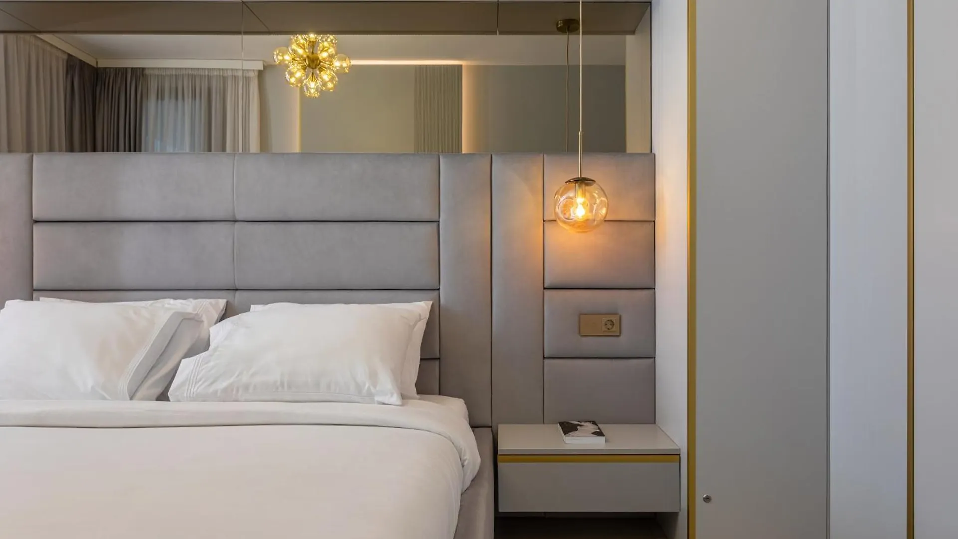 Urbanstay Suites - Herastrau Luxury Suite Бухарест